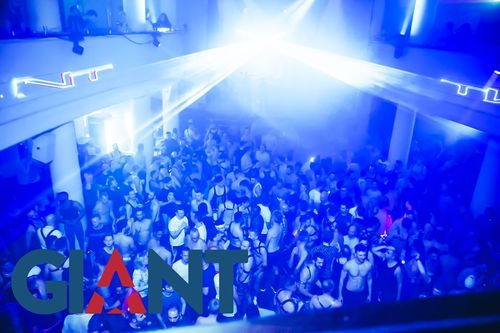 GIANT (MAINPARTY OF THE REVOLVER XXL EASTER WEEKEND)